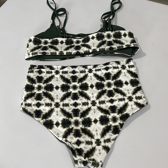Women’s swimsuit Green Tie Dye High Rise Bikini Set completely reversible - Picture 9 of 16